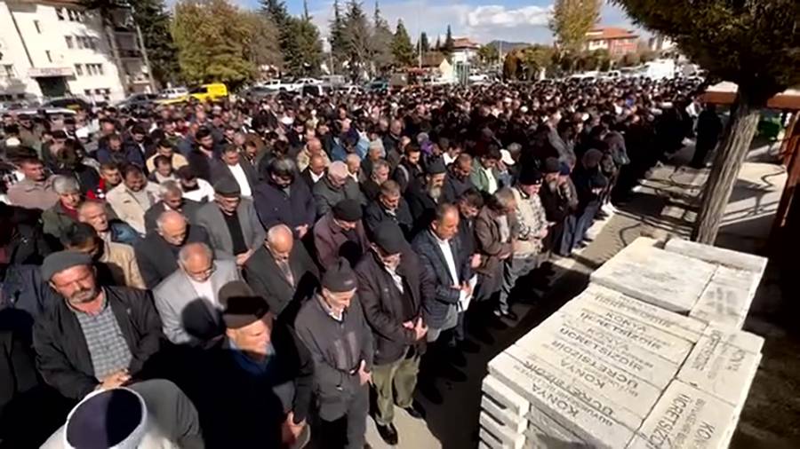 Konya’daki kamyon faciasında can veren Recep Senirli’ye acı veda 11